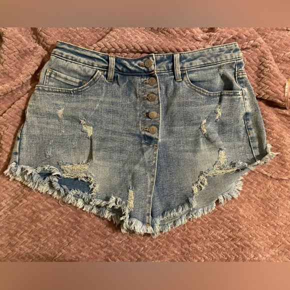 Madden Girl distressed denim shorts/skort - Picture 1 of 5